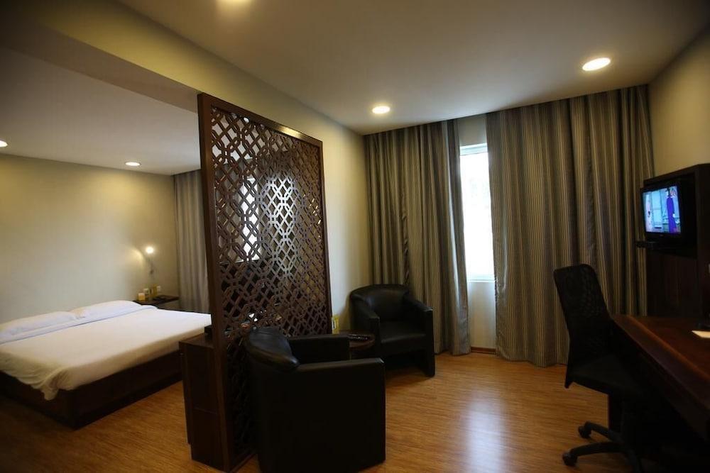 Keys Select By Lemon Tree Hotels, Pimpri, Pune Exterior photo